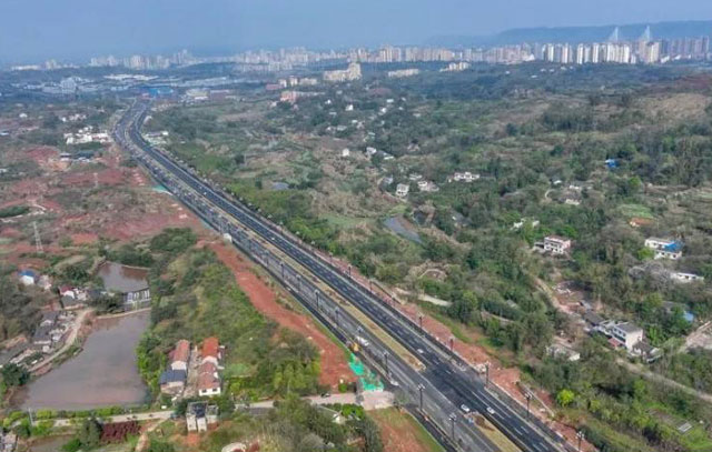 临港至南溪滨江路及宜南快速拓宽改造后通车